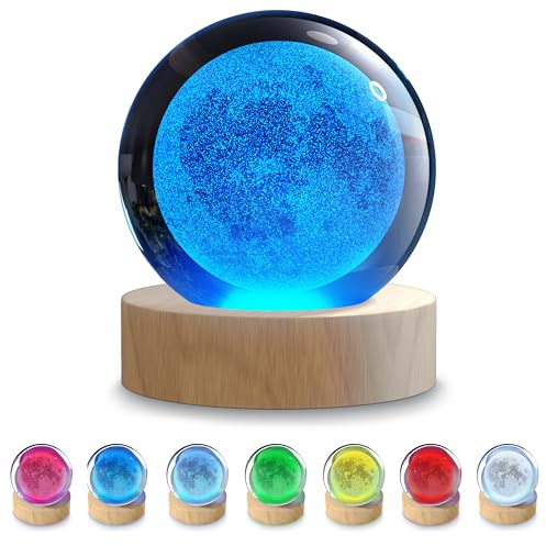 CSL - 3D Mond Kristallkugel Nachtlicht – LED RGB Licht – Gravierte Glaskugel aus K9 Kristall, 6 cm – Holzsockel – USB 5V Stromversorgung