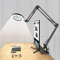 SAVSOO 10X Lupe mit Licht und ständer,Schreibtischlampe mit verlängertem Federarm, groß Lupenlampe mit Licht für Lesen/Modellbau,FreihandLupenleuchte, 5 Farbmodi