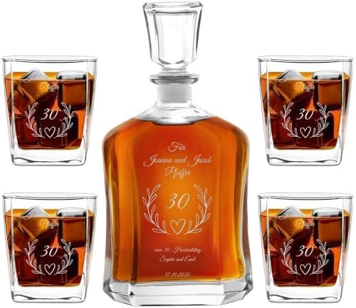 Maverton Whiskey Karaffe + 4 / 6er Whiskygläser Set mit Gravur - 700ml Whisky Dekanter - Geschenk zum Hochzeitstag für Paar - Ehepaar