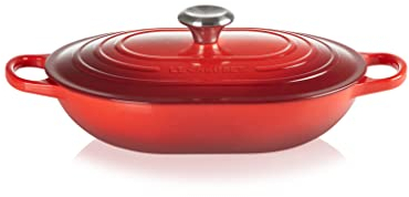 Le Creuset Cacerola alargada de hierro fundido esmaltado Signature con asa auxiliar, para todo tipo de placas y hornos, 31 cm, 3, 4 litros, Cereza, 21112310602430