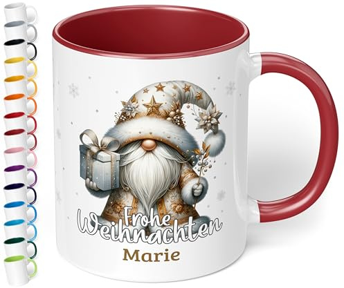 True Statements Weihnachtstasse mit Namen „Frohe Weihnachten!“ - mit Silber-Gold Wichtel-Motiv - 330ml - personalisierter Keramik Kaffeebecher – Geschenk zu Weihnachten (Bordeaux)