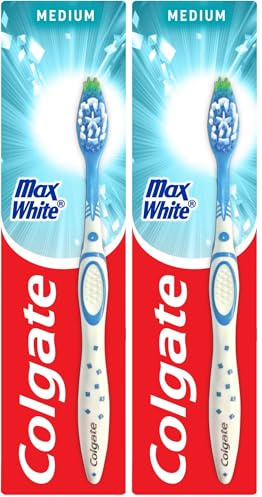 Colgate Max White Manual Toothbrush - Teeth Whitening Toothbrush - Unique Polishing Star - Helps to Remove Surface Stains - Helps to Reveal Natural Whiteness of Teeth (Pack of 2)