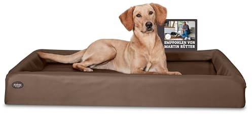 SABRO KUDDE Orthopädisches Hundebett – Martin Rütter – Hochwertiges Kunstleder – Waschbar & Wasserabweisend – Ergonomisch – Premium Haustierzubehör für Mittelgrosse, Grosse Hunde in Braun
