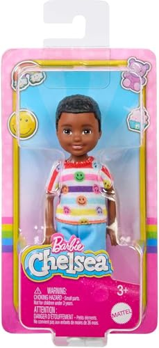 Barbie Chelsea Afroamericana Muñeca pequeña con Camiseta de Caras sonrientes, Juguete +3 años (Mattel HNY58)