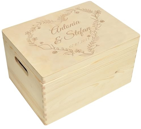 CHICCIE Holzbox zur Hochzeit Personalisiert Herzkranz Namen 40x30x23cm