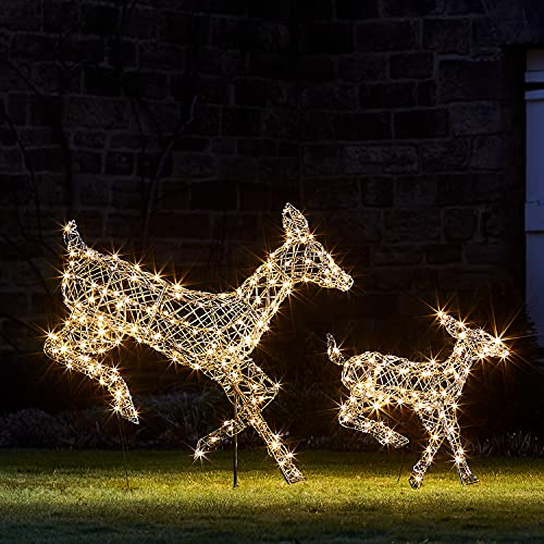 Lights4fun Harlow LED Rattan Rentier Figuren Mutter und Kind | Fernbedienung Timer | Solarbetrieben | Weihnachtsbeleuchtung Außen Weihnachtsfigur | 102 cm & 60 cm