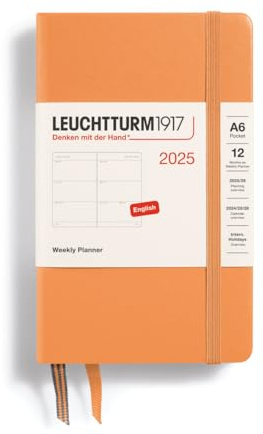 LEUCHTTURM1917 370779 Veckokalender 2025, ficka A6 inbunden – 12 månaders planerare, linjerad – aprikos, engelsk