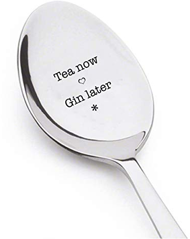 Tea Now Gin Latter gravierter Edelstahl-Löffel, Geschenke für Teeliebhaber, beste Freunde, Freunde, Paare zum Jahrestag, Hochzeit, Geburtstag und besondere Anlässe - von Boston Creative Company