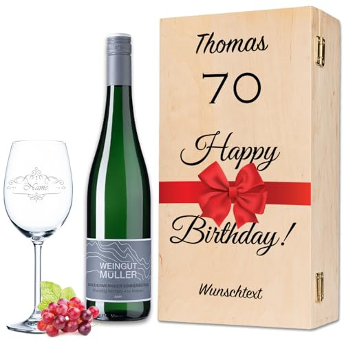 GRAVURZEILE Leonardo Weinglas mit Gravur - Happy Birthday 70 Jahre - Personalisiert mit Name & Text - inkl. Holzkiste & Flasche Wein von Riesling Tandem - Geschenk Set zum 70. Geburtstag für Sie & Ihn