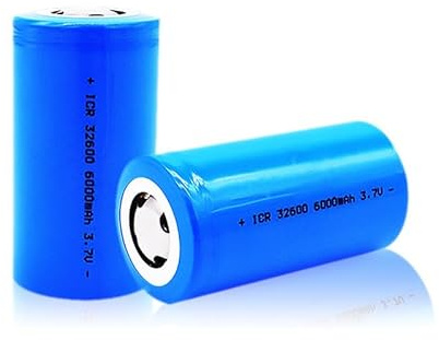 Batteria ricaricabile 32600, 2 pezzi, 3,7 V, 5500 mAh, batteria al litio piatta per torcia a LED, fari, mini ventilatori, ecc