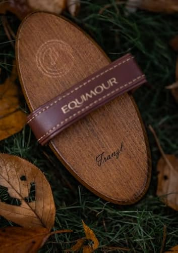 Equimour Personalisierbare Pferdebürste Schafwoll-Glanzbürste – Holzbürste mit Schafwollkern & Rosshaarborsten für sanfte Fellpflege & Glanz | Geschenk für Reiterin, Pferdemädchen, Pferd & Pony
