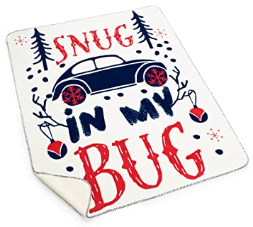 Volkswagen 1H4084503 Kuscheldecke mit VW Käfer Motiv, Snug in My Bug, Flauschige Microfleece Reisedecke, 150 x 130 cm, Blau, Creme, Rot