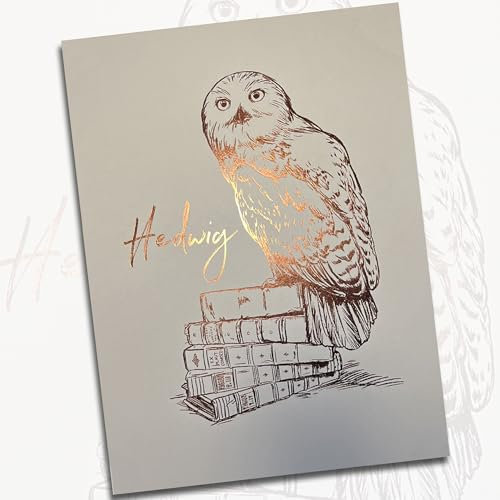 artéonn fine wall art makers Offizielles Lizenzprodukt Harry Potter™ Hedwig Poster – A3 (30 x 40 cm) in Heißgold – Hedwig Poster – Geschenk Harry Potter™ – Dekoration Geek Harry Potter