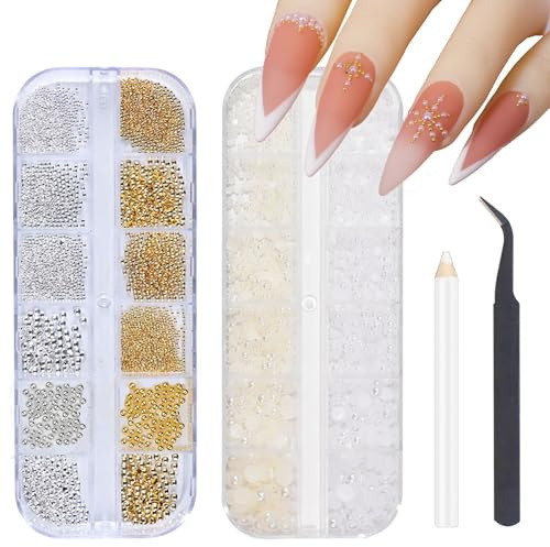 Nailart Kaviar Perlen Set - 2 Boxen Flackback Nail Charms mit Gold Silber Strasssteine, Weiß Beige Mikroperlen für Nägel Design, mit Aufnahmestift und Pinzette