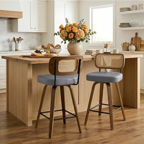 Bekrvio Rattan Barhocker 2er Set, 360° Drehbar, 65 cm Sitzhöhe, Barstuhl mit Luftiger Rattan-Rückenlehne, Massivholzbeinen, 7 cm Polsterung, Für Kücheninsel, Belastbar bis 150 kg, Grau