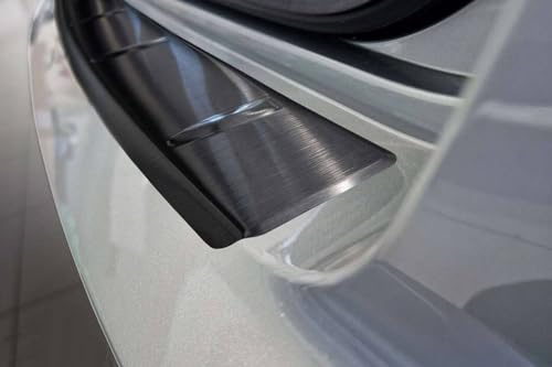 Ladekantenschutz aus Edelstahl in anthrazit mit 3D Abkantung passend für Skoda Kamiq ab 2024 (Facelift-Modell) AZUGA AZ30000063 Stoßstangenschutz