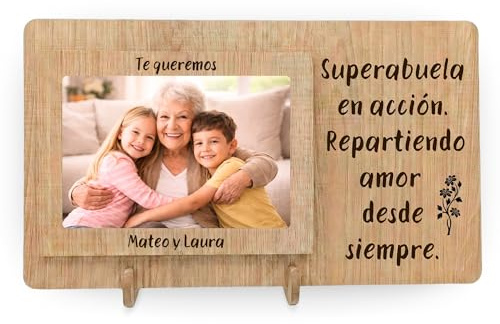 NIRALIS Marco de fotos personalizado regalo abuela con frase Superabuela en acción y dedicatoria familiar Te queremos portafoto 10x15 para foto especial - 30 x 17,5 cm