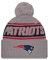 New Era New England Patriots NFL 2024 Sideline Sport Knit Grau Bommelmütze - One-Size