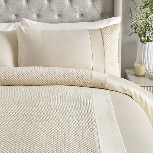 SOIREE Quilted Duvet Cover Set – Natural Linen, Double Size 200x200cm – Velvet & Satin Blend with Pinsonic Detailing – 2 Pillowcases Included – Luxury Bedroom Bedding