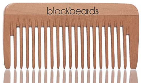 blackbeards Handlicher Bartkamm mit 85mm Länge ● Mit mittlerer Zahnung ● Aus heimischem Holz ● Bartpflege-Kamm für den Vollbart ● Für eine wohlgekämmte Bartpracht ● In Deutschland hergestellt