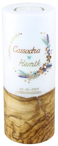 Cerziies Hochzeitskerze Cassandra und Henrik mit echtem Holz mit Name und Datum, individuell und handverziert 2528