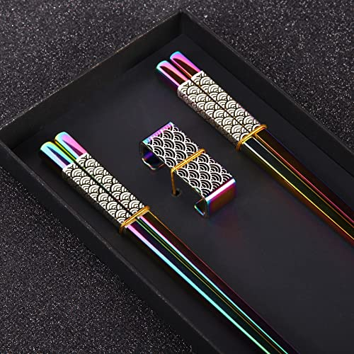 TIICOO Metall-Essstäbchen Wiederverwendbar 2 Paar Titan-Edelstahl-Essstäbchen mit Halter, Spülmaschinenfest Leichte Essstäbchen im Japanischen Stil Geschenkset (Regenbogen)