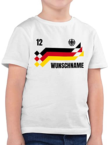 Geschenk mit Namen personalisiert by Shirtracer - Kinder T-Shirt Jungen - 2026 Fussball WM Fanartikel - Deutschland Trikot mit Name und Nummer Germany