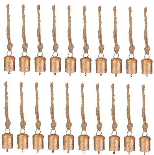 Vivanta 20 Stück Rustikale Goldglocken zum Basteln, Vintage-Weihnachtsdekoration, kleine Glöckchen, Hexenglocken, Mini-Kuhglocken, antike hängende Metallornamente mit Juteseil, Windspiel