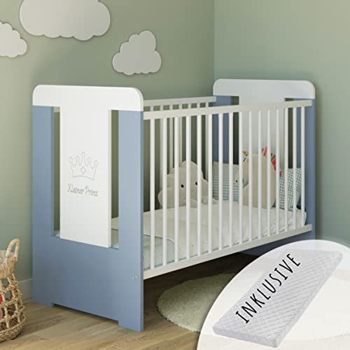 Kids Collective Babybett Gitterbett mit Matratze & Kleiner Prinz Gravur 60x120 höhenverstellbar | herausnehmbare Sprossen weiß Junge Made in Europe | von Geburt bis 3. Lebensjahr