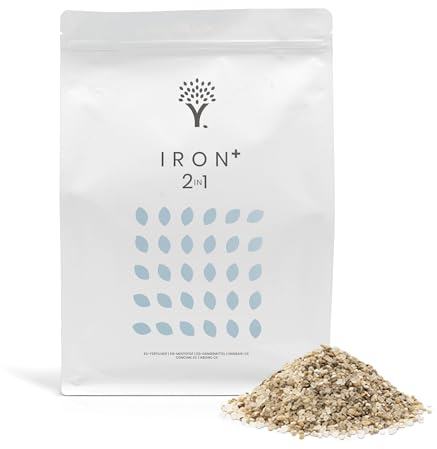MOOWY Iron+ Moss Killer & Greening Spring Lawn Feed (400 m²) - Made in UK - Visibly Greener Grass and Dead Moss in 3 Days - Ideal Scarifying Preparation - Works Well in Cool Weather