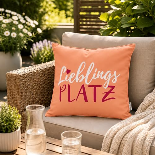 KAMACA Outdoor Dekokissen Lieblingsplatz 45x45 cm Peach – Gartenkissen mit 370g Füllung – Wasserabweisend, Schmutzabweisend & Strapazierfähig – Kissen für Balkon, Terrasse & Camping