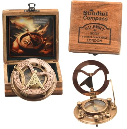 Gilbert and Sons Antiker Messing-Sonnenuhr-Kompass mit graviertem Holzetui