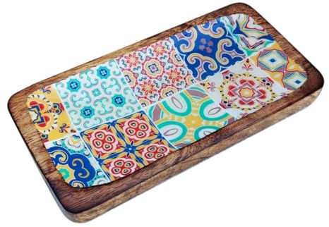 Plateau rétro, Motif Carreaux de Ciment colorés, Bois de manguier et résine, Longueur 20 cm