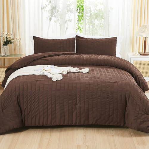 AveLom Braunes Seersucker King-Bettwäsche-Set (264,2 x 228,6 cm), 3-teilig, 100 % weiche, gewaschene Mikrofaser, leichte Bettdecke mit 2 Kissenbezügen, Ganzjahres-Daunen-Alternativ-Bettwäsche-Set für