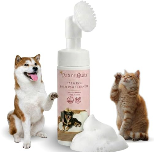 Tails of Glory - Dog & Cat Paw Cleaner with Soft Brush – Natural No-Rinse Paw Wash, Plant-Based Ingredients, Portable & Gentle – Rated Excellent on Yuka/INCI - 200ml