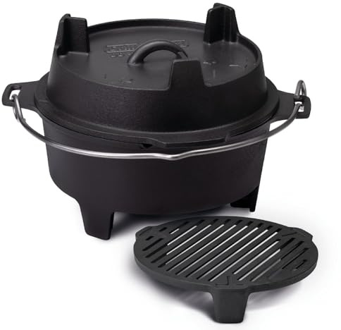 Grillfürst Dutch Oven ca. 12 Liter - stabil stehender Feuertopf durch speziell entwickelte T-Füße, hitzebeständiger Gusseisen Topf, Deckel als Pfanne nutzbar, DO 12 inkl. Stapelrost