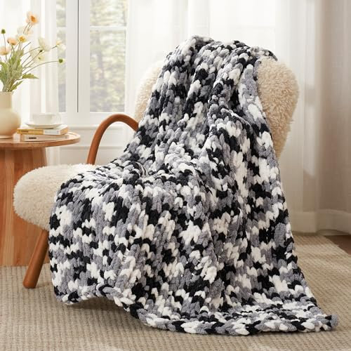 Amélie Home Grobstrick-Überwurfdecke für Couch, weiche Chenille-Häkeldecke für Sofa, 127 x 152,4 cm, Space-Dyed Black