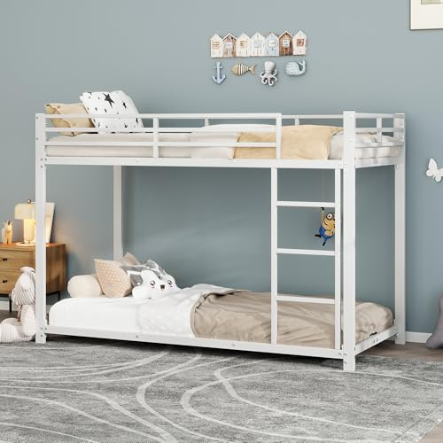 HUQIQWE Våningssäng i metall, 90 x 200, vit, klassisk kompakt stil, räcke 26 cm, stege, 23 lameller, belastning 120 kg x 2, utan madrasser, 2 paket, för sovrum och gästrum