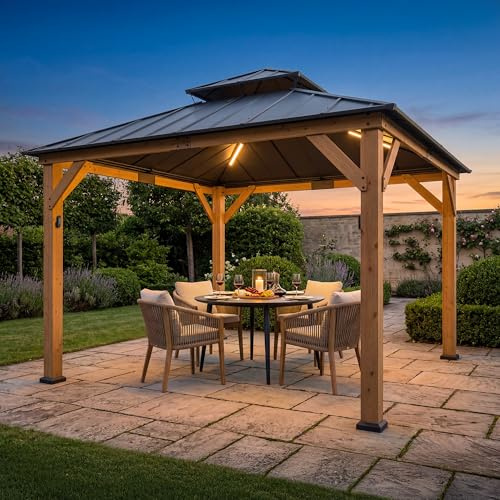 SUNJOY 3,3 x 3,3 m Gartenpavillon aus Zedernholz mit Hardtop, 4 Solar LED Leuchten, zweistufiges Stahldach, regen und UV beständig, mit Fernbedienung, robuster Outdoor Pavillon für Garten und Terrasse