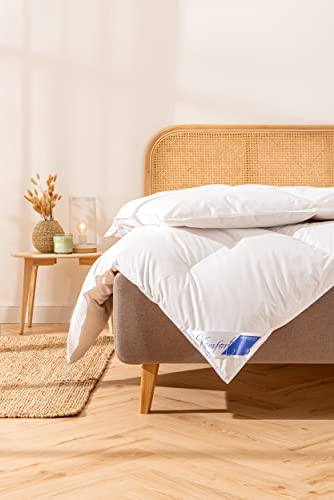 LINEA by böhmerwald - comfort- 4-Kammer-Kassettenbett superwarm, 135x200, 90% neue flauschige Daunen / 10% Federn Klasse 1, Allergiker geeignet, waschbar bis 60 °C, in Deutschland produziert
