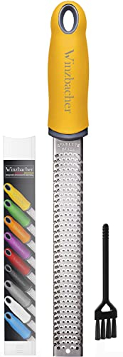 Winzbacher – Rallador para Queso, Limón, Nuez Moscada, Jengibre y Más | Cuchilla de Acero Inoxidable Afilada | Apto para Lavavajillas | Incluye Cepillo de Limpieza (Honey Yellow | Amarillo)