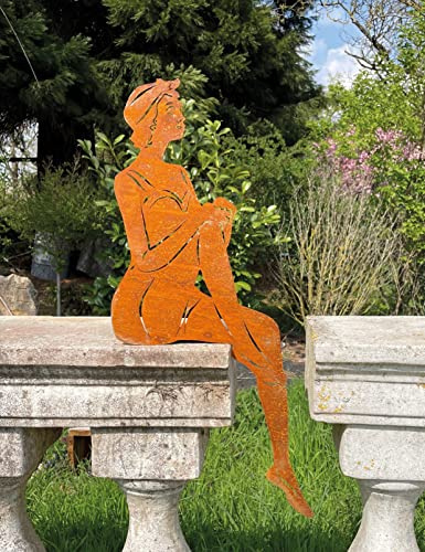 STEINFIGURENWELT GIEBEN Gartenfigur Dame im Badeanzug sitzend für Kante 60x23cm Kantensitzer Edelrost Gartendeko Wetterfest Rost Metall Rostfigur Teich Deko Maritim Metallfigur