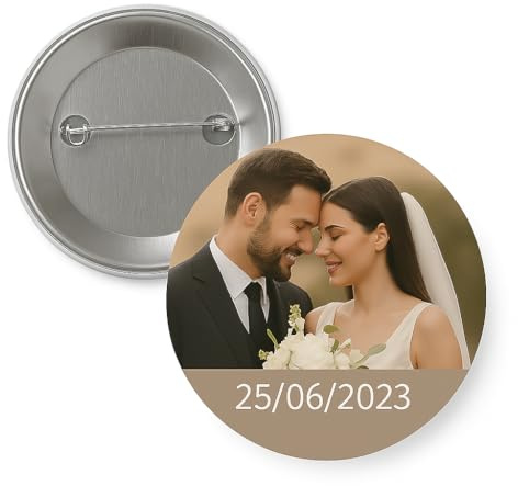 Spilla Personalizzata 59mm Per Addio Al Celibato Gadget. Spille Decorative Per Zaino, Fiesta O Evento Aziendale. Promozioni Pubblicitarie E Gadget Per Organizzazioni. Sconti Per Quantità. 5 Unità.