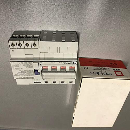 AVE Interruttore DIFFERENZIALE MAGNETOTERMICO 4P 15A 0,5A 53254-BX15